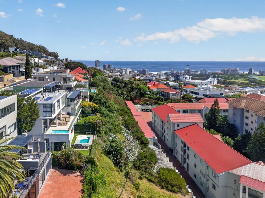 2 Bedroom Property for Sale in Green Point Western Cape